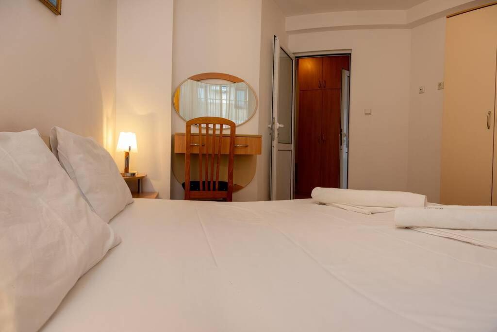 Convenient 1-Bedroom Flat Next To Harmanite Beach Sozopol Buitenkant foto