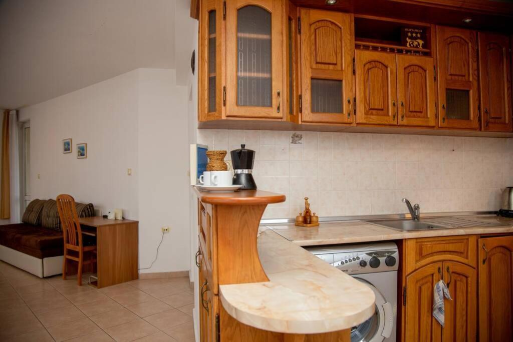 Convenient 1-Bedroom Flat Next To Harmanite Beach Sozopol Buitenkant foto